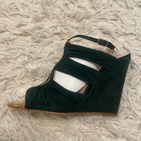 Victoria’s secret wedge shoes - Picture 5 of 5
